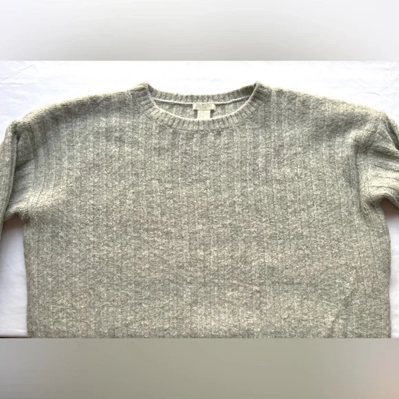 H&M | Grey Ribbed Knit Cropped Sweater - Picture 5 of 16